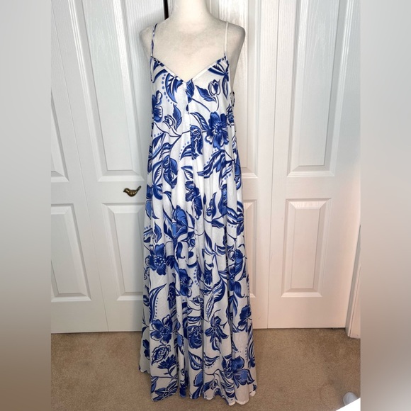 Haute Hippie Dresses & Skirts - Haute Hippie Blue & White Floral Maxi Dress | 100% Cotton | Open Back | Size M
